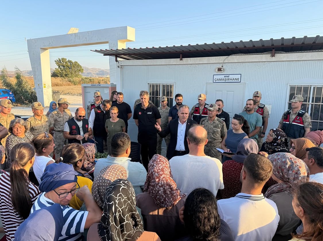 ANTAKYA’DA CANSUYU KONTEYNER KENTTE TAHLİYE SÜRECİ VATANDAŞLARA ANLATILDI