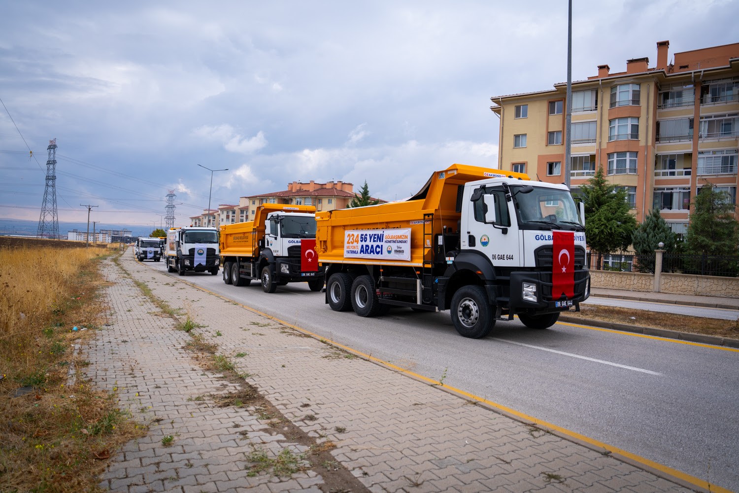 GÖLBAŞI BELEDİYESİ ARAÇ FİLOSUNU GÜÇLENDİRDİ: 234 MİLYON LİRAYA 56 YENİ ARAÇ ALINDI
