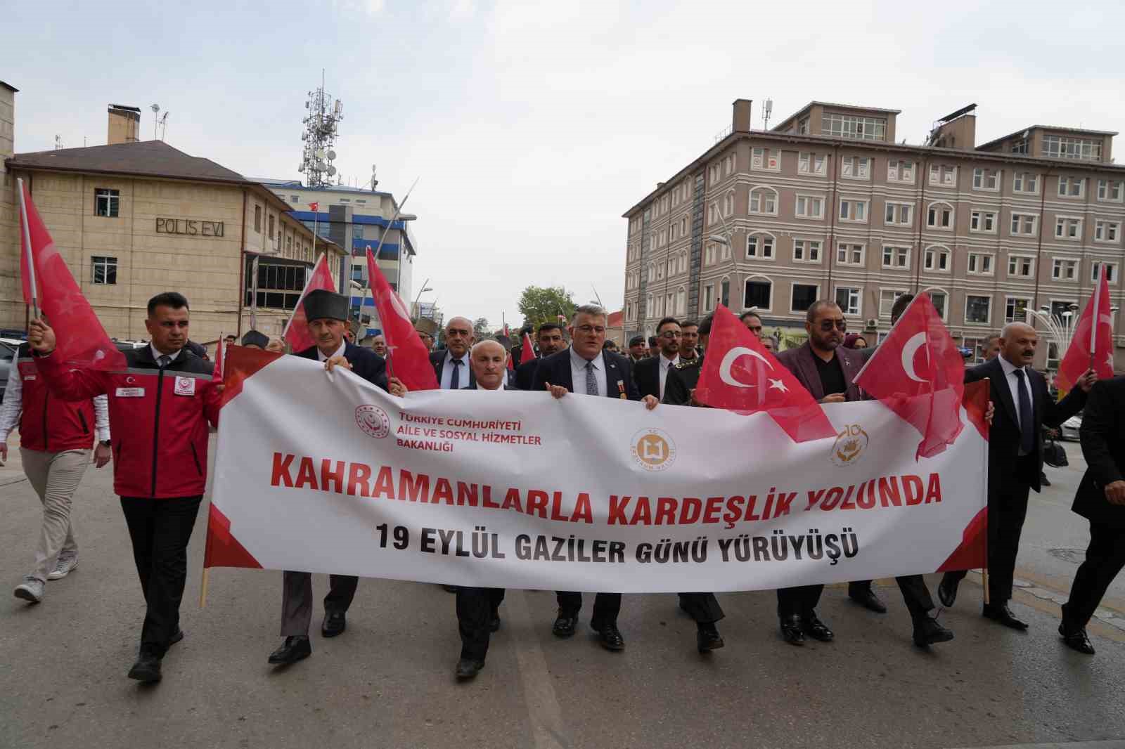 ERZURUM’DA GAZİLER GÜNÜ DOLAYISIYLA KORTEJ YÜRÜYÜŞÜ