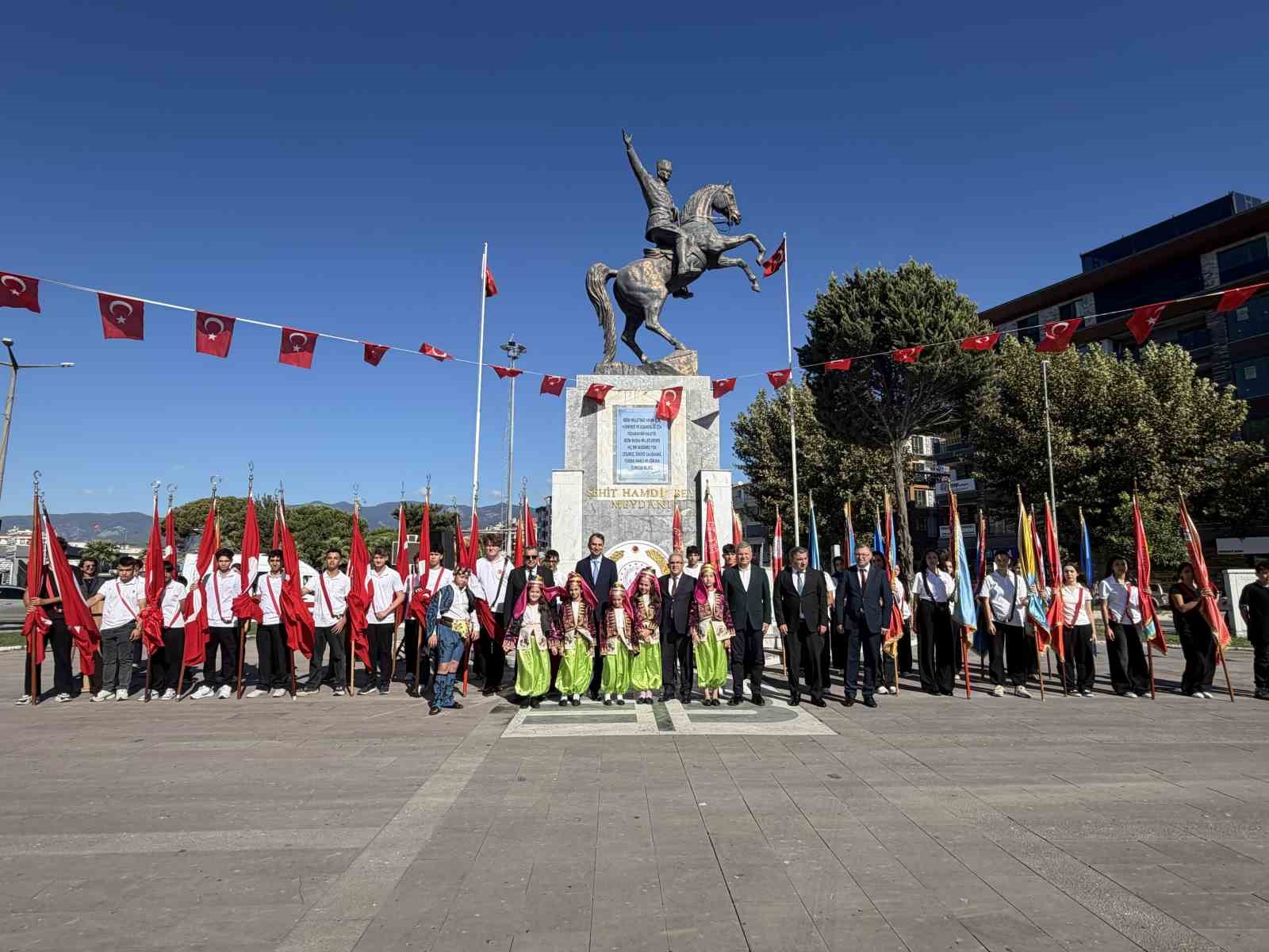 İLKÖĞRETİM HAFTASI KUTLAMA PROGRAMI EDREMİT’TE DÜZENLENDİ