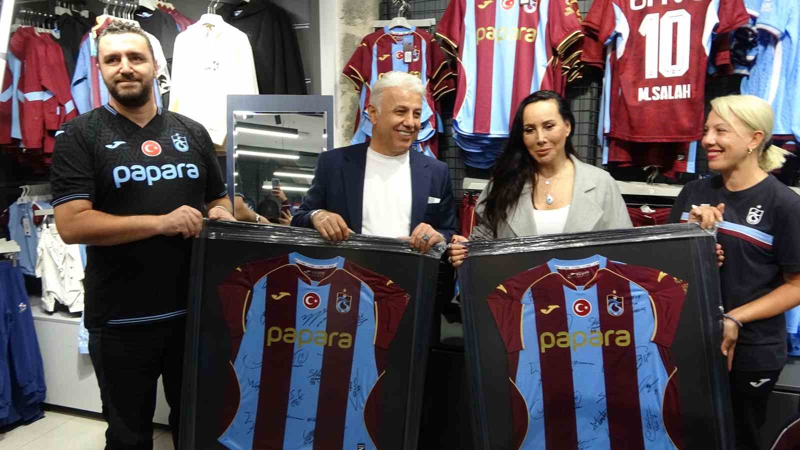 SANATÇI ASENA TRABZON’A GELDİ SÖZÜNÜ TUTTU: 61 FORMA ALDI, HEDEFİNİ AÇIKLADI