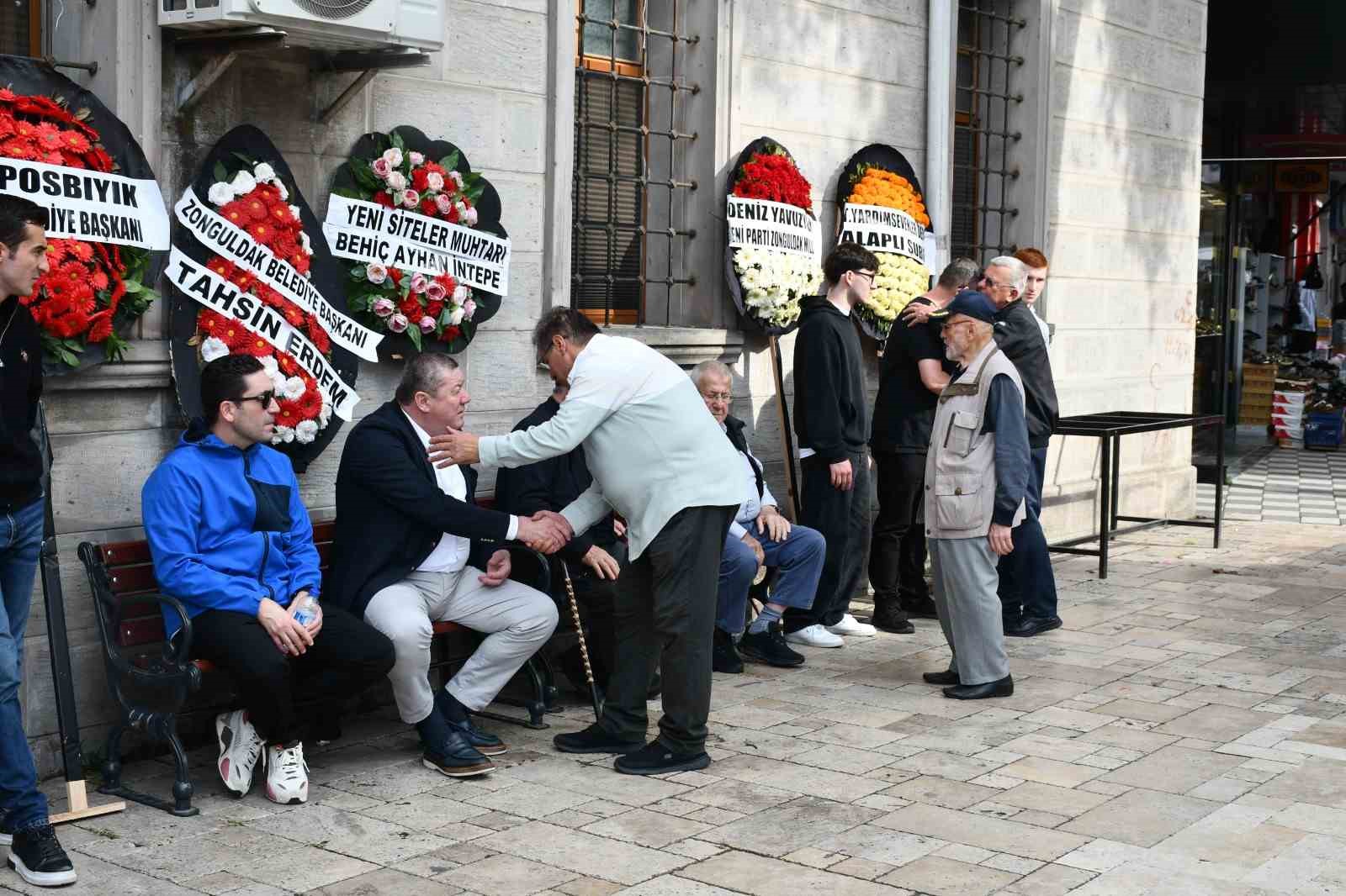 ESKİ BAŞKAN ATALAY’IN EŞİ MELEK ATALAY SON YOLCULUĞUNA UĞURLANDI