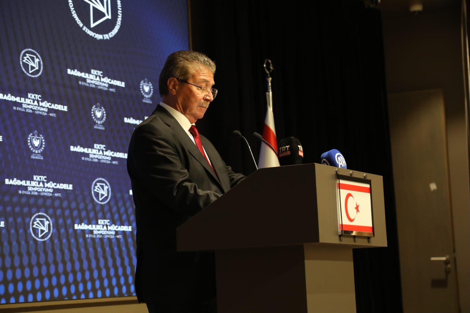 KKTC BAŞBAKANI ÜSTEL: "BAĞIMLILIKLA MÜCADELEDE ÜST DÜZEY YAPI OLUŞTURULACAK"