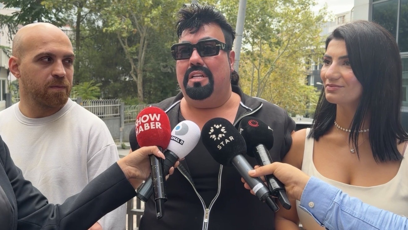 TEHDİT EDİLDİĞİNİ SÖYLEYEN ÜNLÜ ŞARKICI KOBRA MURAT SAVCILIĞA BAŞVURACAĞINI AÇIKLADI: "1 MİLYON DOLAR VERECEKSİN, EVİNİ KELEŞLE TARARIZ DİYORLAR"