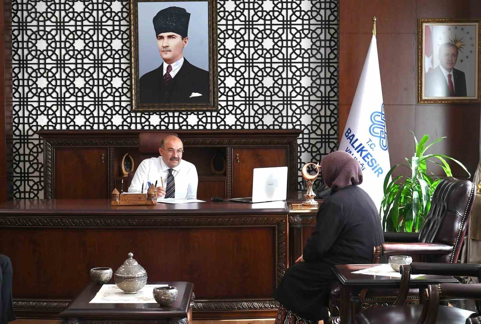VALİ USTAOĞLU VATANDAŞLARIN TALEPLERİNİ DİNLEDİ