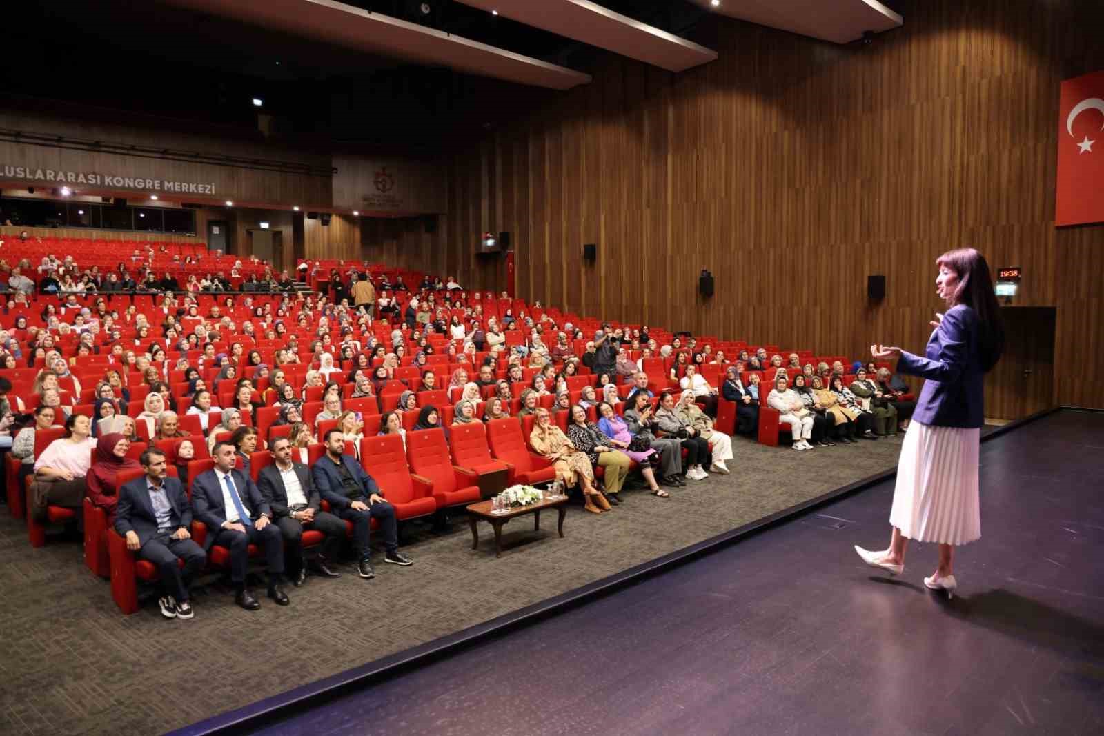 UZMANI OKULA UYUMUN ŞİFRELERİNİ VERDİ