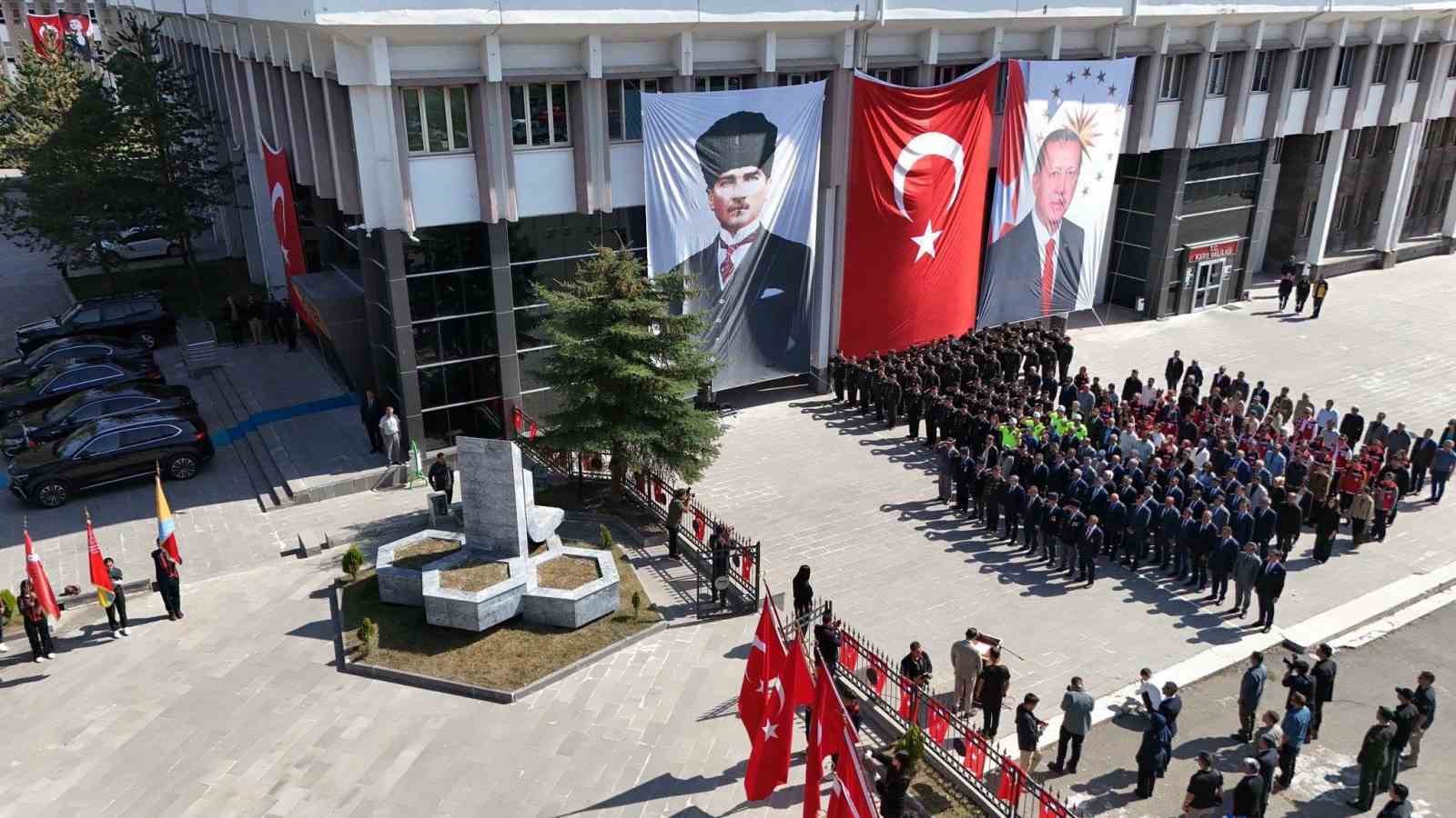 KARS’TA GAZİLER GÜNÜ’NDE GAZİLER UNUTULMADI