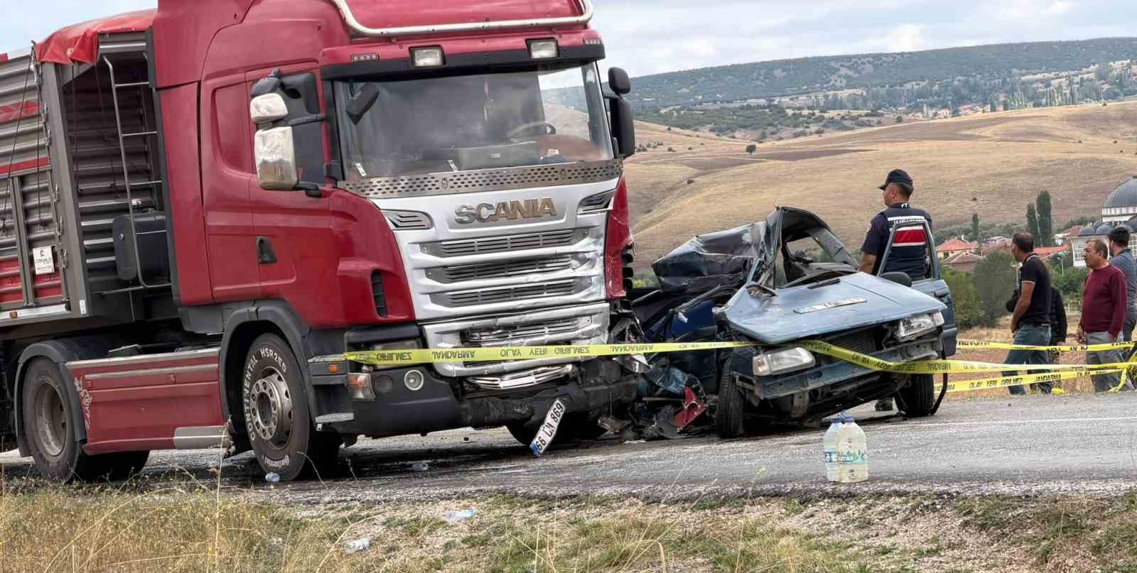 YOZGAT’TA TIR VE OTOMOBİL ÇARPIŞTI, 1 KİŞİ HAYATINI KAYBETTİ