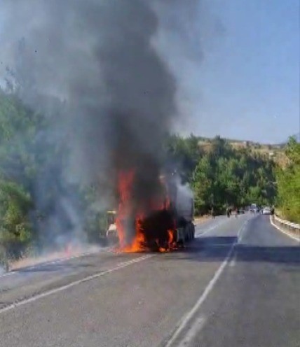KAHRAMANMARAŞ’TA KAMYON YANGINI