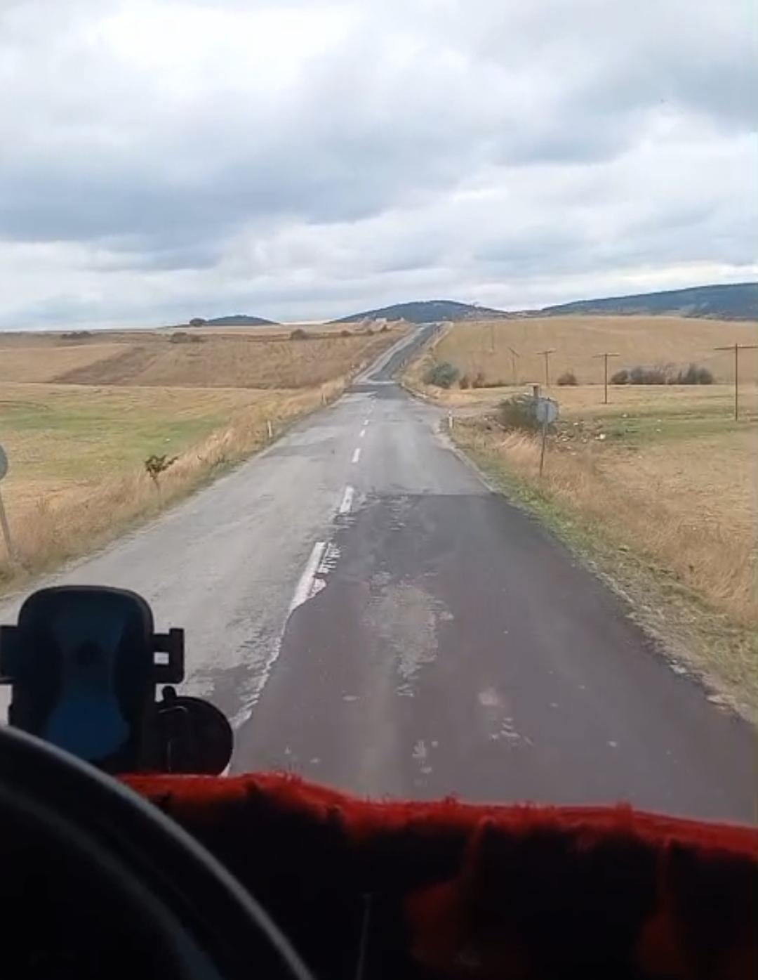 YOL DURUMUNU VE KAZALARI ANLATIRKEN KAZAYA TANIKLIK ETTİ