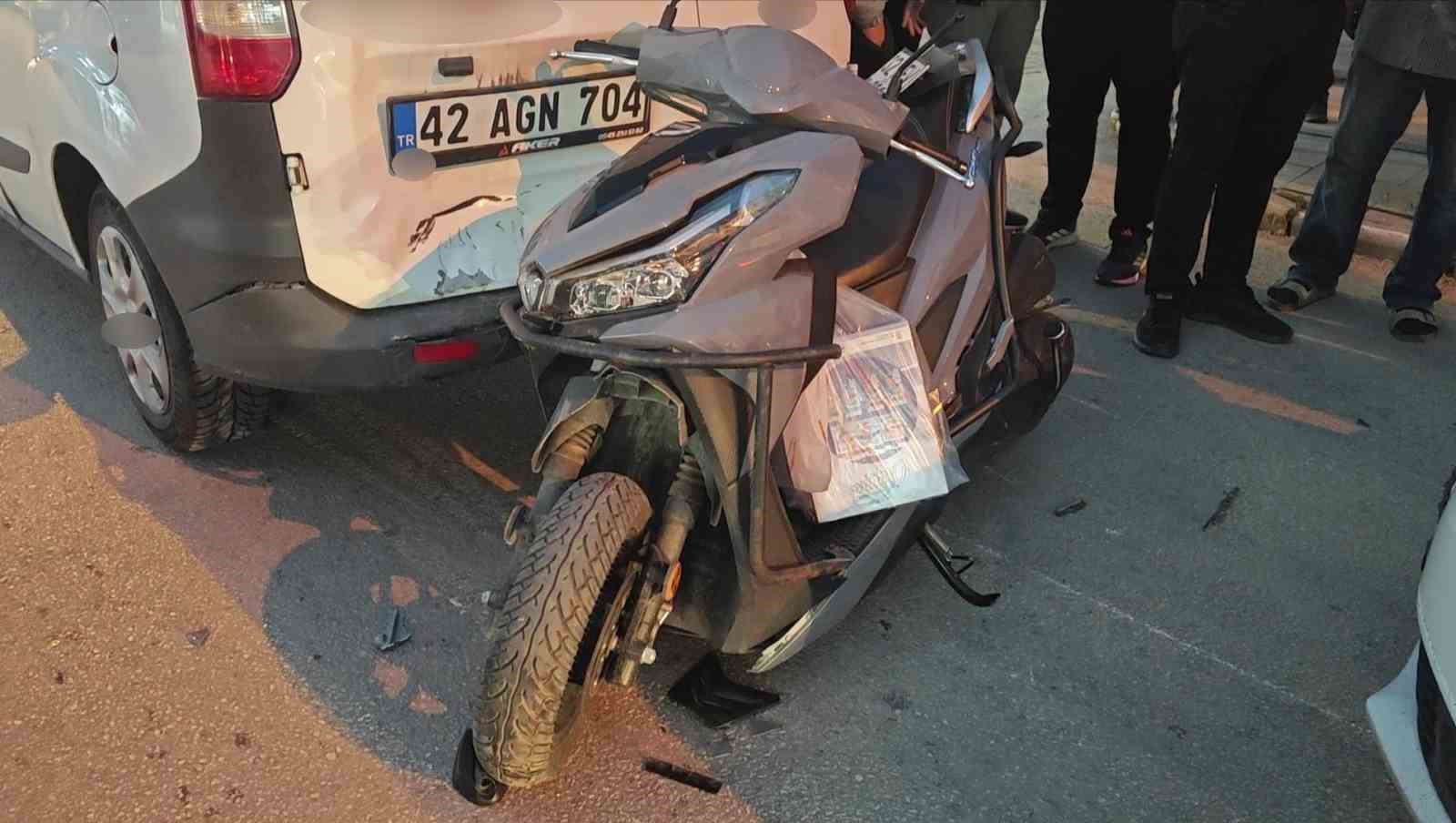 TRAFİK KAZASINDA SÜRÜCÜ YARALANDI