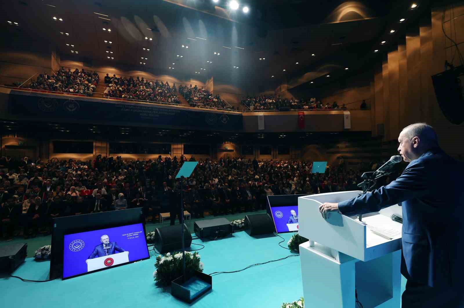 CUMHURBAŞKANI ERDOĞAN: "TERÖRSÜZ TÜRKİYE SÜRECİNİ BİR DEVLET PROJESİ OLARAK YÜRÜTÜYORUZ"