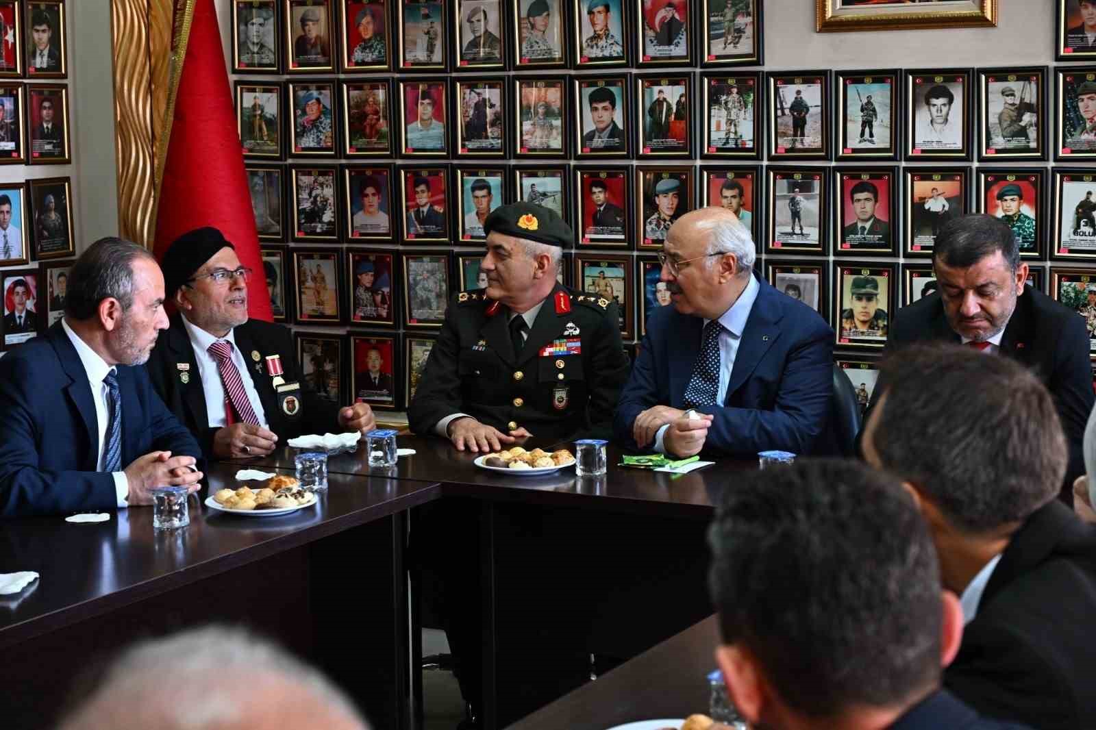 VALİ KÖŞGER: "HUZUR VE REFAHI GAZİLERİMİZE BORÇLUYUZ"