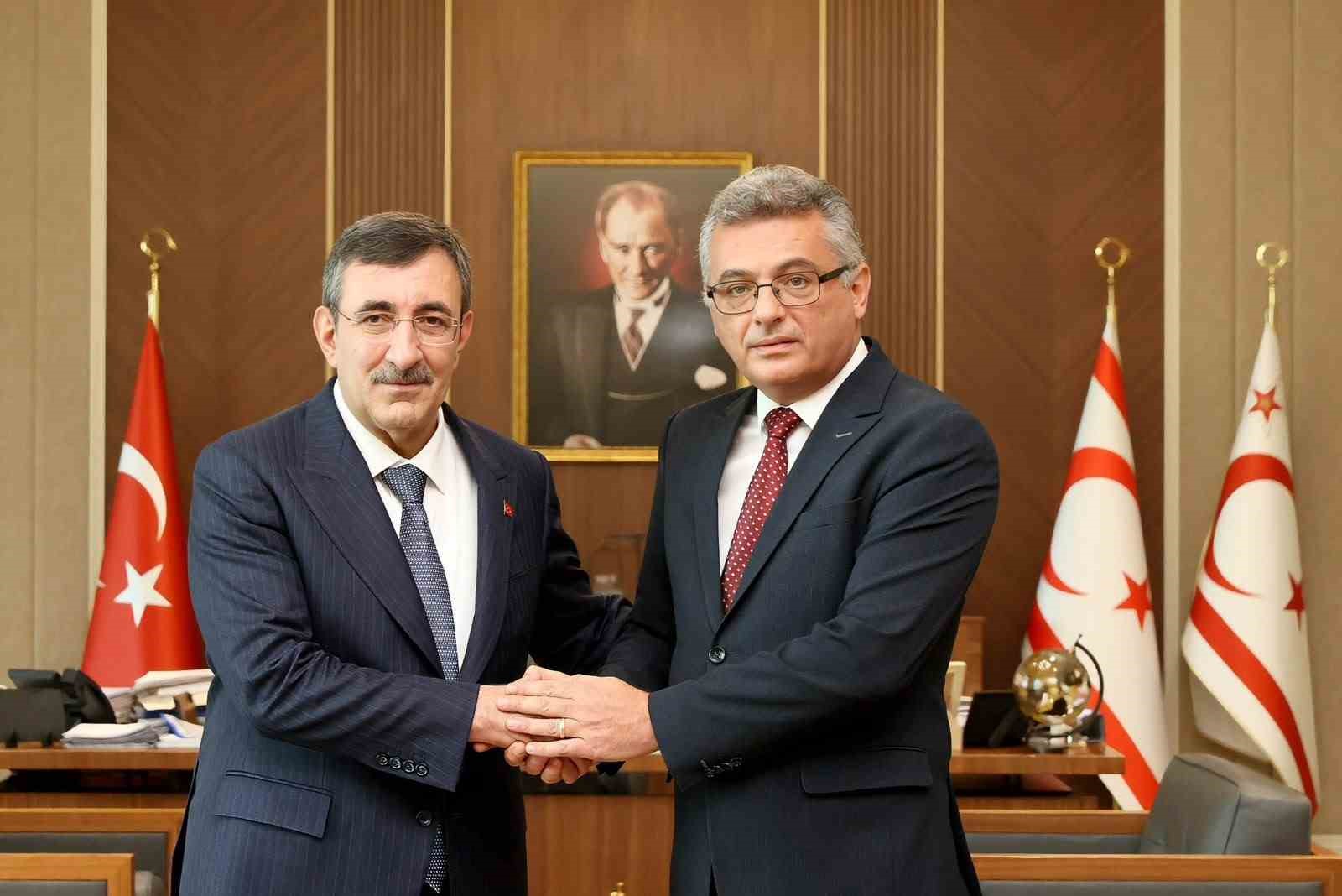 KKTC CUMHURBAŞKANI ERHÜRMAN, CUMHURBAŞKANI YARDIMCISI YILMAZ İLE GÖRÜŞTÜ