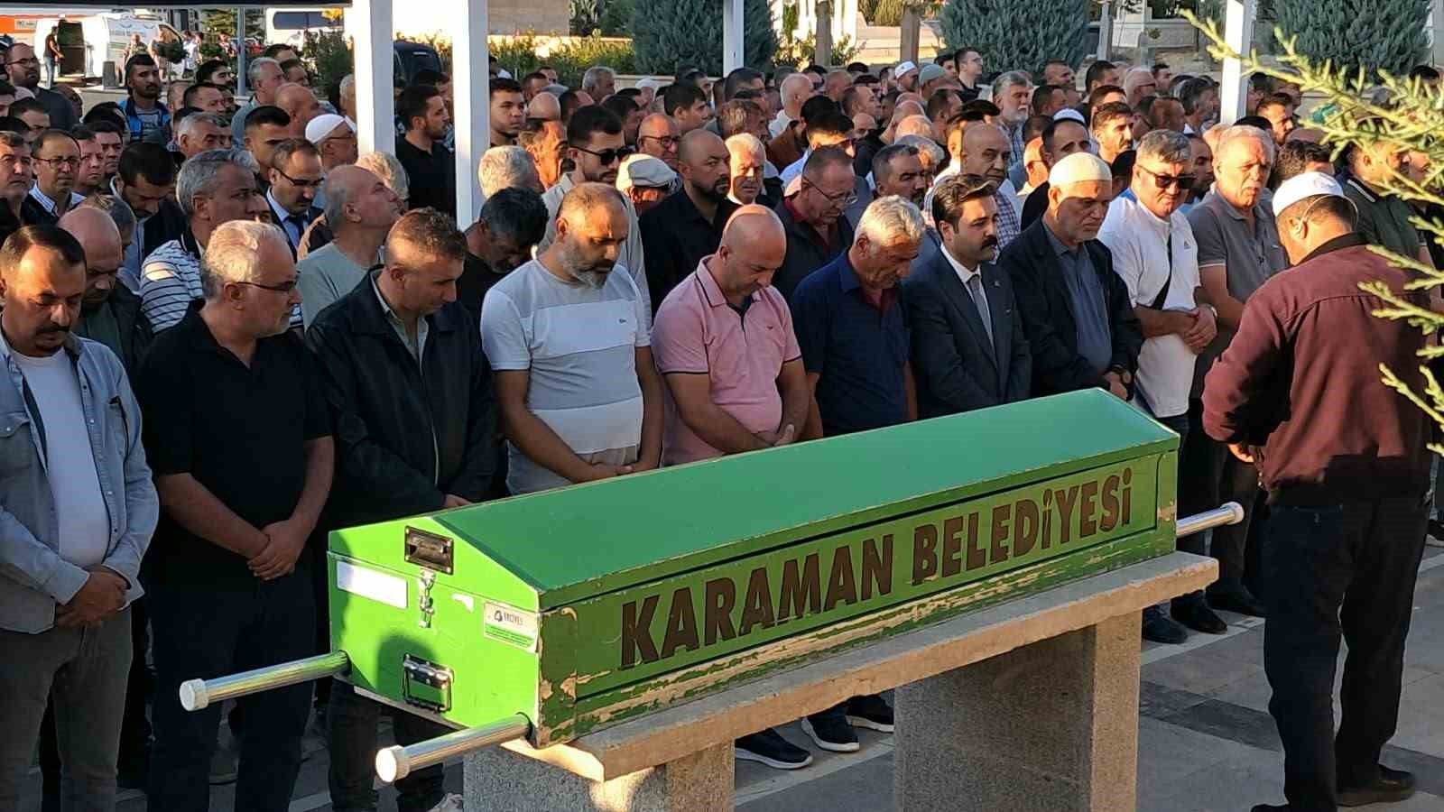 KARAMAN’DA ÇÖP KAMYONUNDAN DÜŞEN TEMİZLİK İŞÇİSİ YAŞAM MÜCADELESİNİ KAYBETTİ