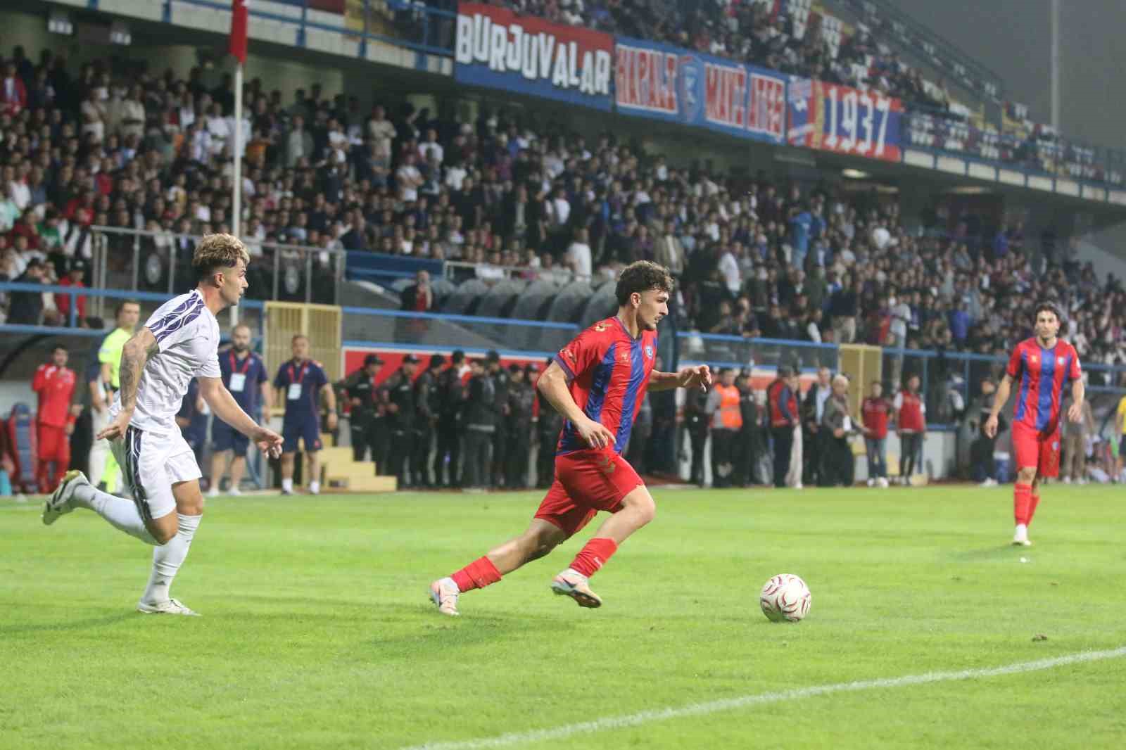 TFF 3. LİG: KARABÜK İDMAN YURDU: 0 - KDZ. EREĞLİ 1980 SK: 0