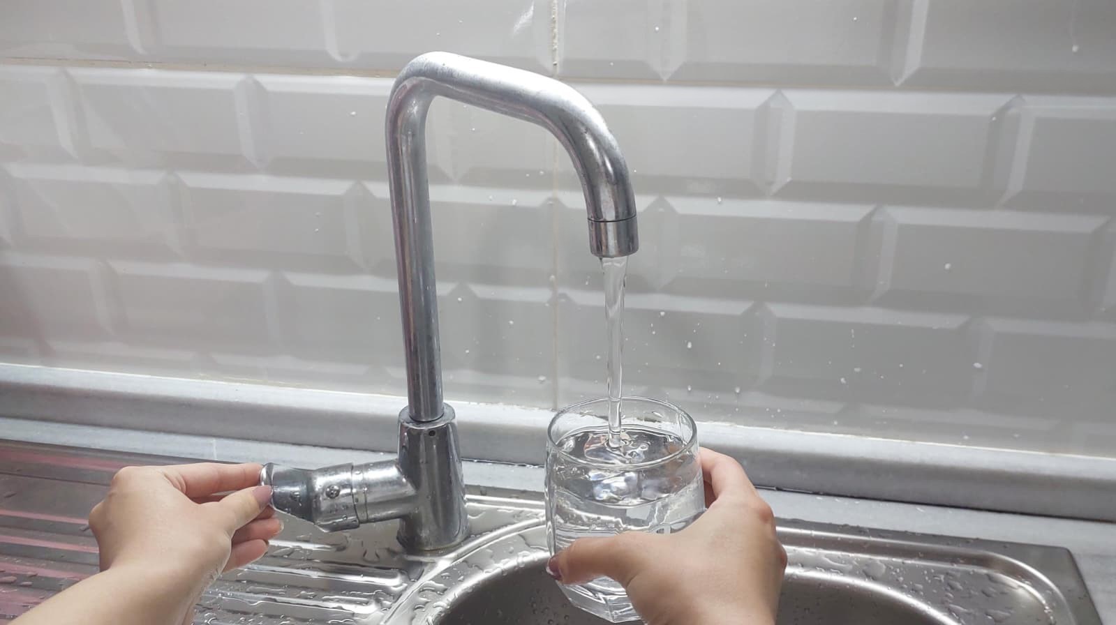 RİZE İL SAĞLIK MÜDÜRLÜĞÜNDEN ŞİDDETLİ YAĞIŞLAR SONRASI İÇME SUYU UYARISI
