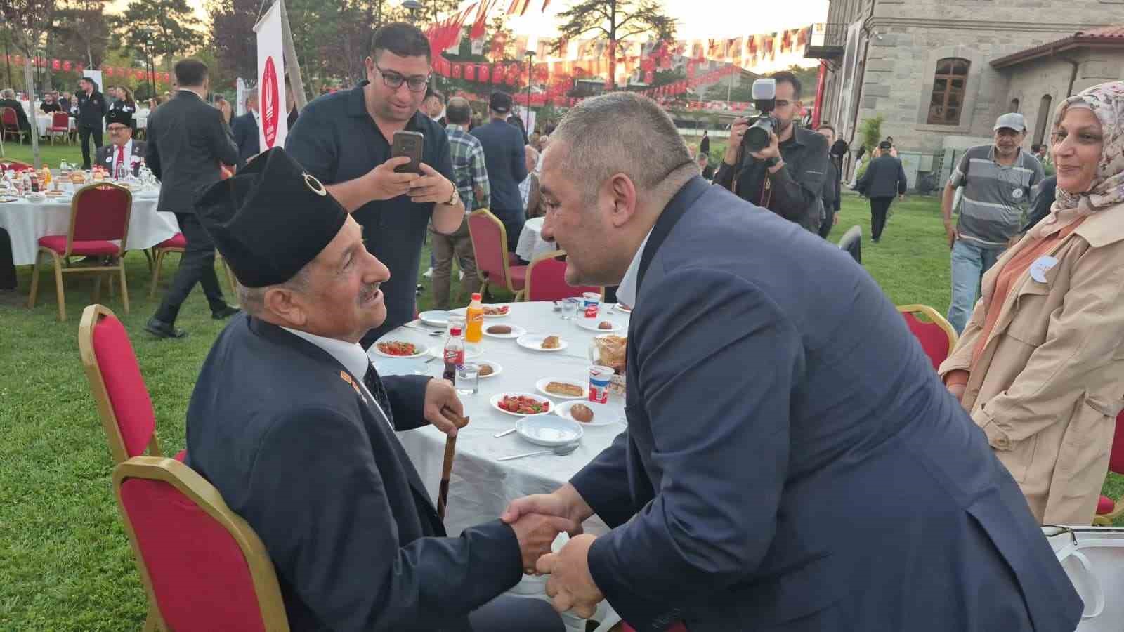 İÇİŞLERİ BAKAN YARDIMCISI TURAN: "GAZİMİZ KENDİSİ İÇİN DEĞİL TÜM MİLLETİ İÇİN BEDEL ÖDEMİŞTİR"