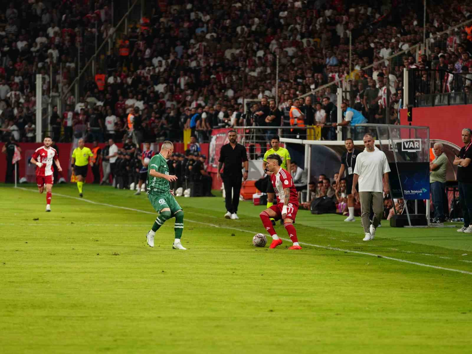 TRENDYOL 1. LİG: BATMAN PETROLSPOR: 1 - BURSASPOR: 2