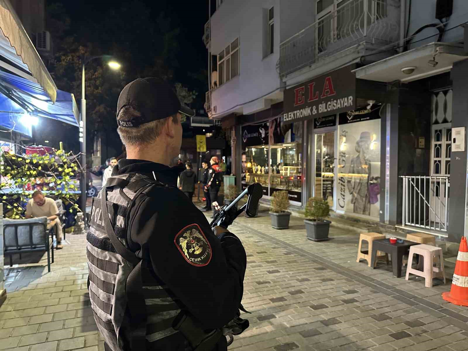 UŞAK’TA EMNİYET VE JANDARMADAN ‘HUZUR VE GÜVEN’ UYGULAMASI