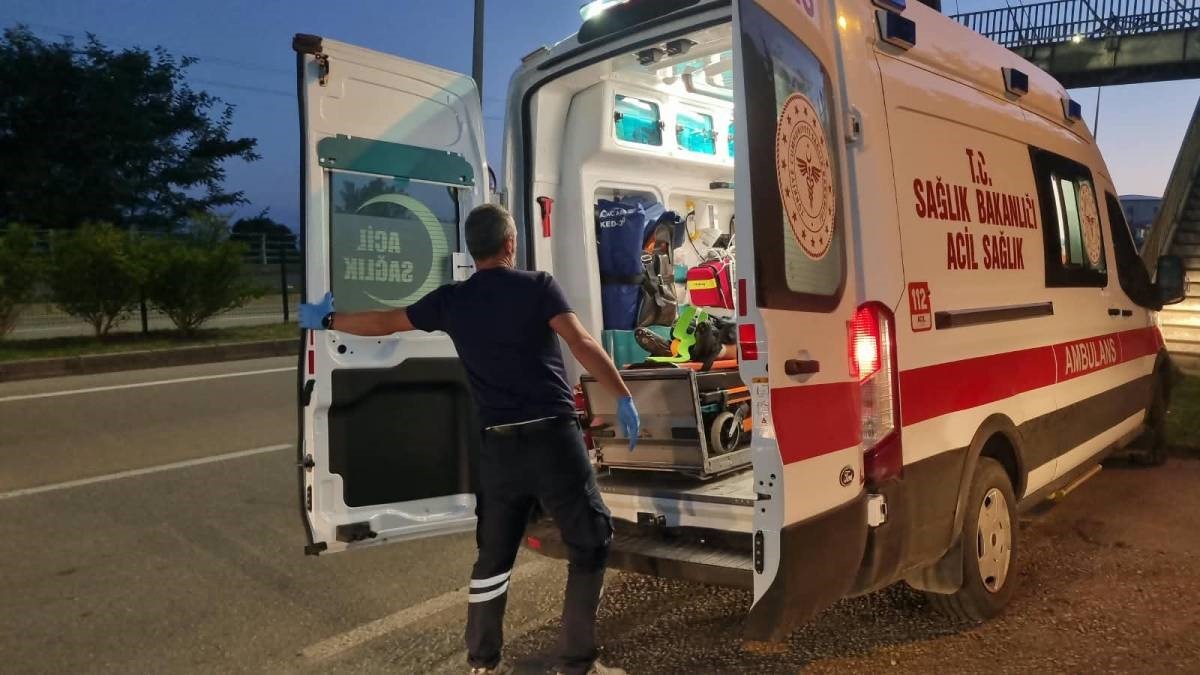 SİNOP’TA ÜST GEÇİT MERDİVENİNDEN DÜŞEN ÇOCUK YARALANDI