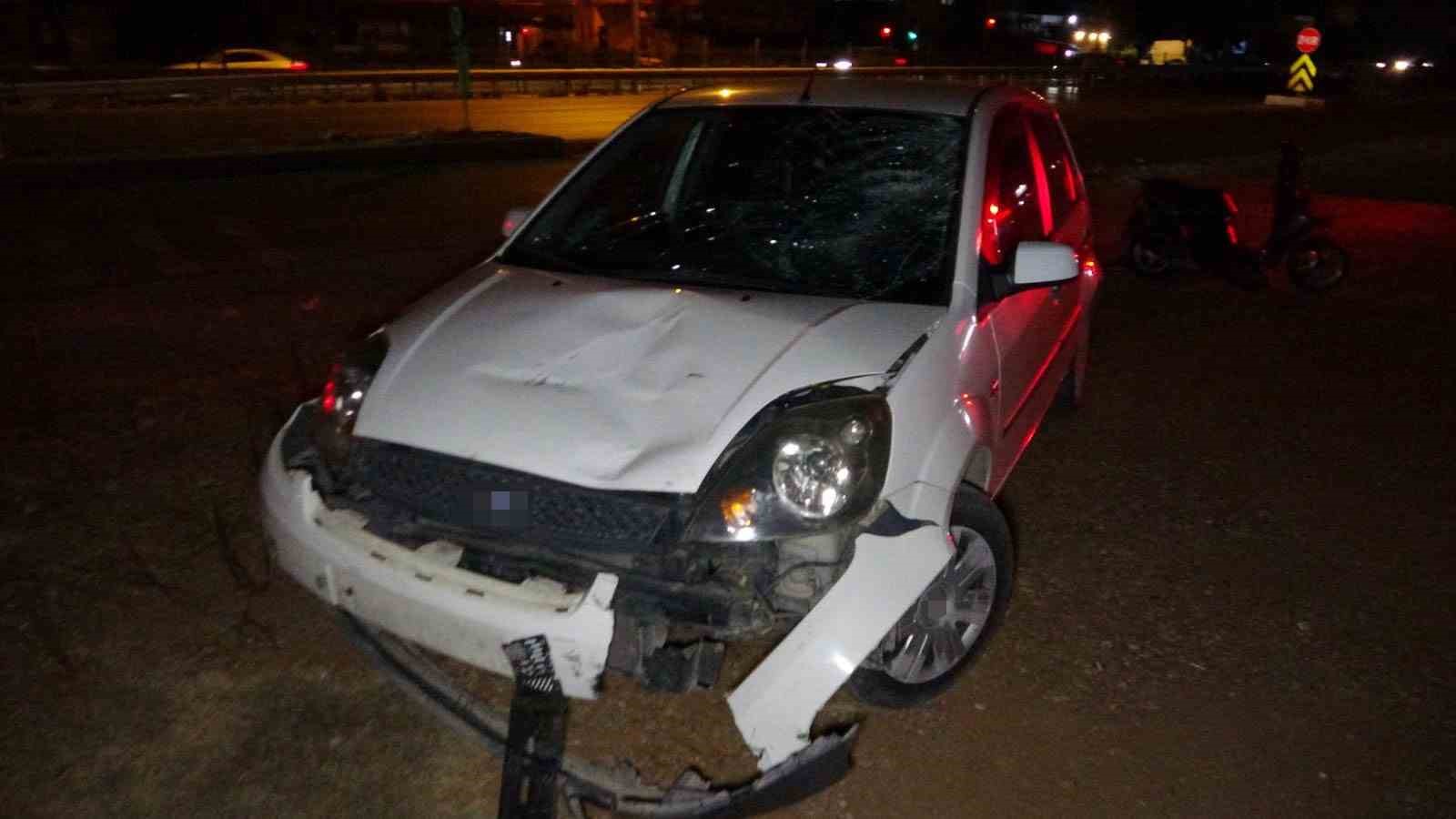 MANAVGAT’TA MOTORLU BİSİKLET İLE OTOMOBİL ÇARPIŞTI: 1 YARALI