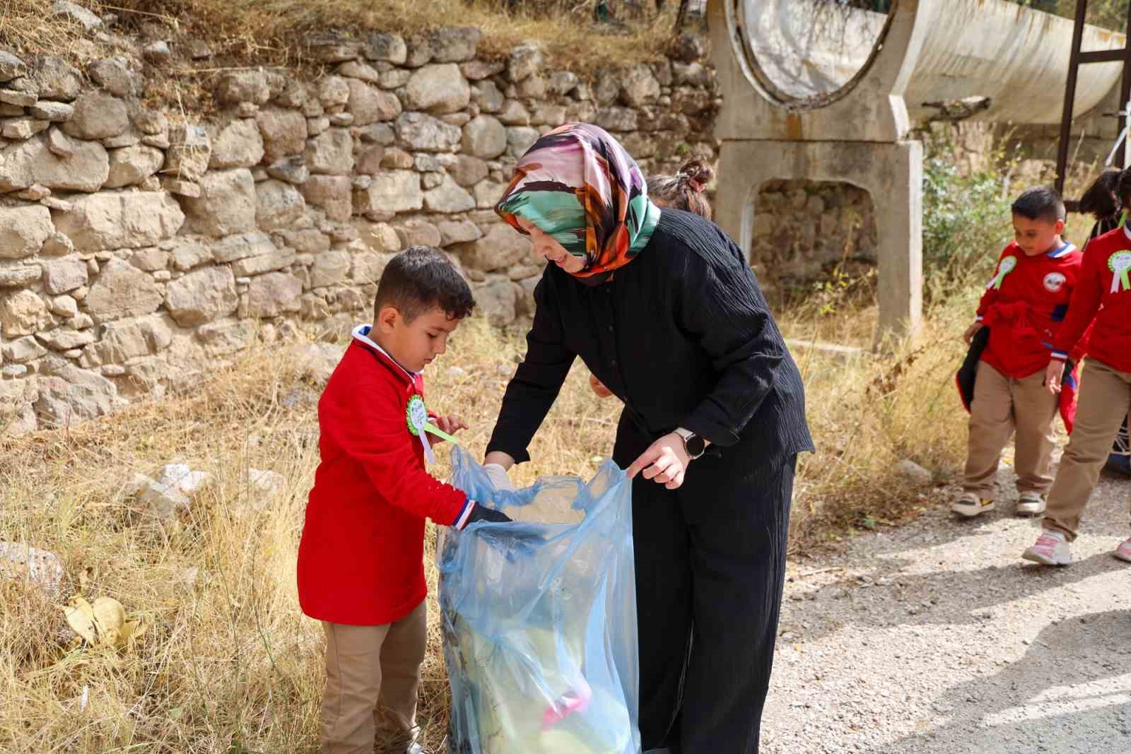 SELÇUKLU BELEDİYESİ’NDEN ÇEVRE DUYARLILIĞINA DİKKAT ÇEKEN ETKİNLİK
