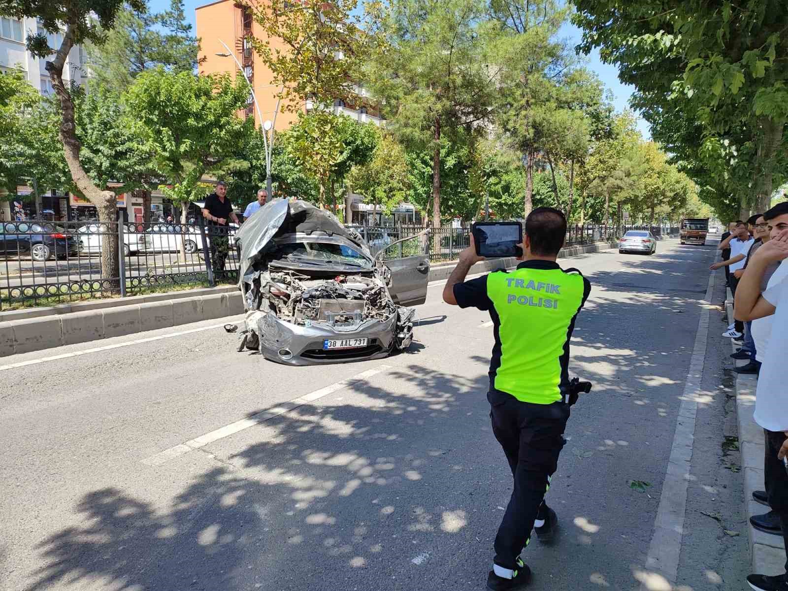 BATMAN’DA TRAFİK KAZASI: 1 YARALI