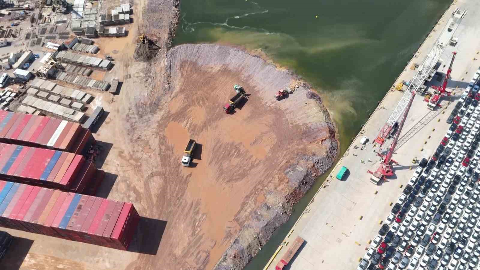 SAFİPORT, DENİZ DOLGUSUYLA 450 BİN METREKAREDEN 1,2 MİLYON METREKAREYE ULAŞTI