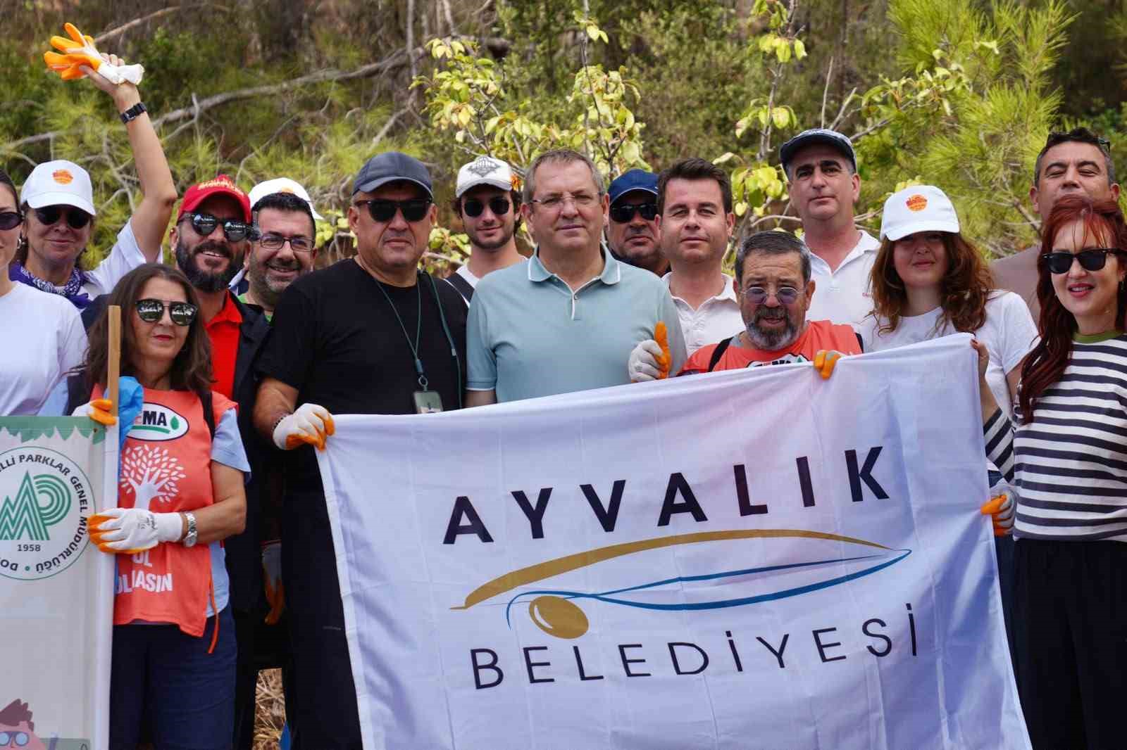 AYVALIK’TA "DÜNYA TEMİZLİK GÜNÜ" KUTLANDI