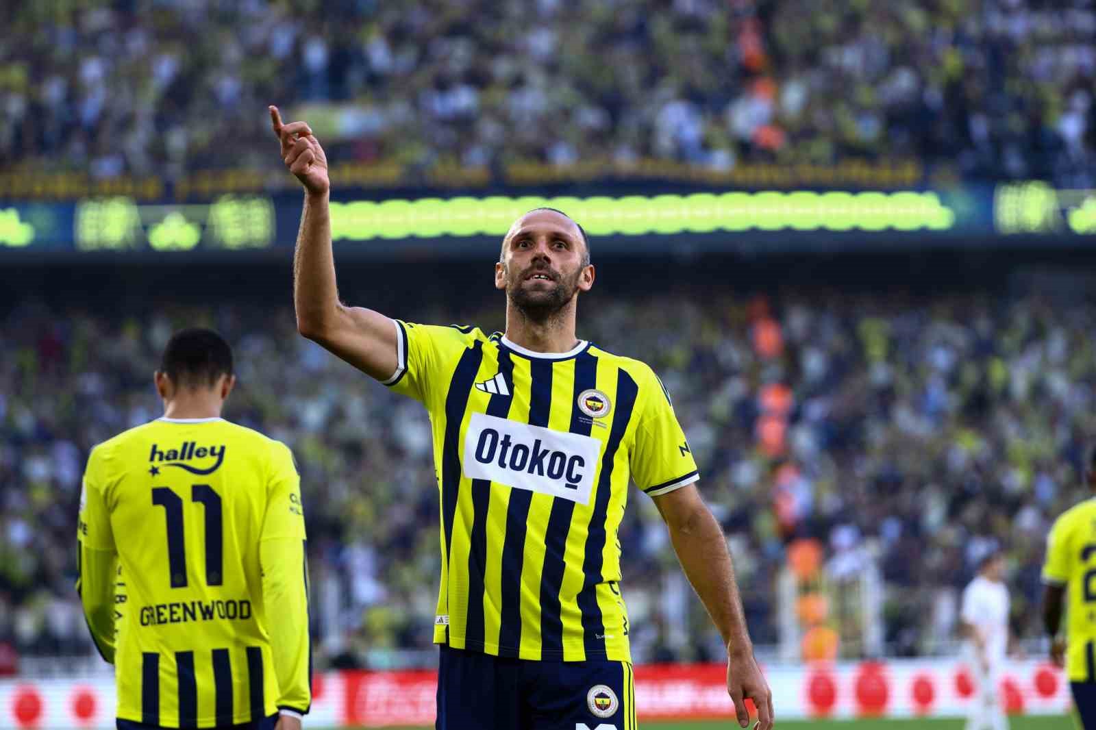 VEDAT MURİQİ 4 GOL ATTI