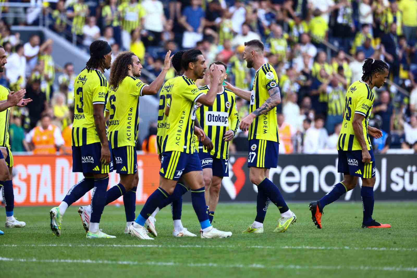 FENERBAHÇE, 2 SEZON SONRA İLK YARIDA 5 GOL ATTI