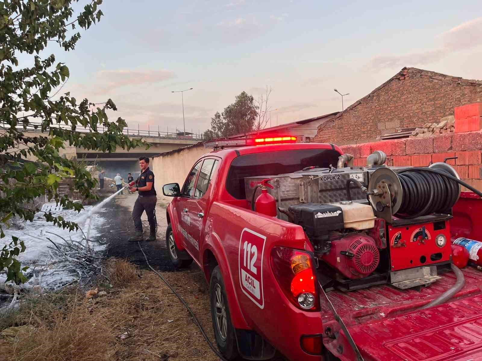 YERLEŞİM YERLERİNE YAKIN BÖLGEDE ÇIKAN YANGIN KORKUTTU