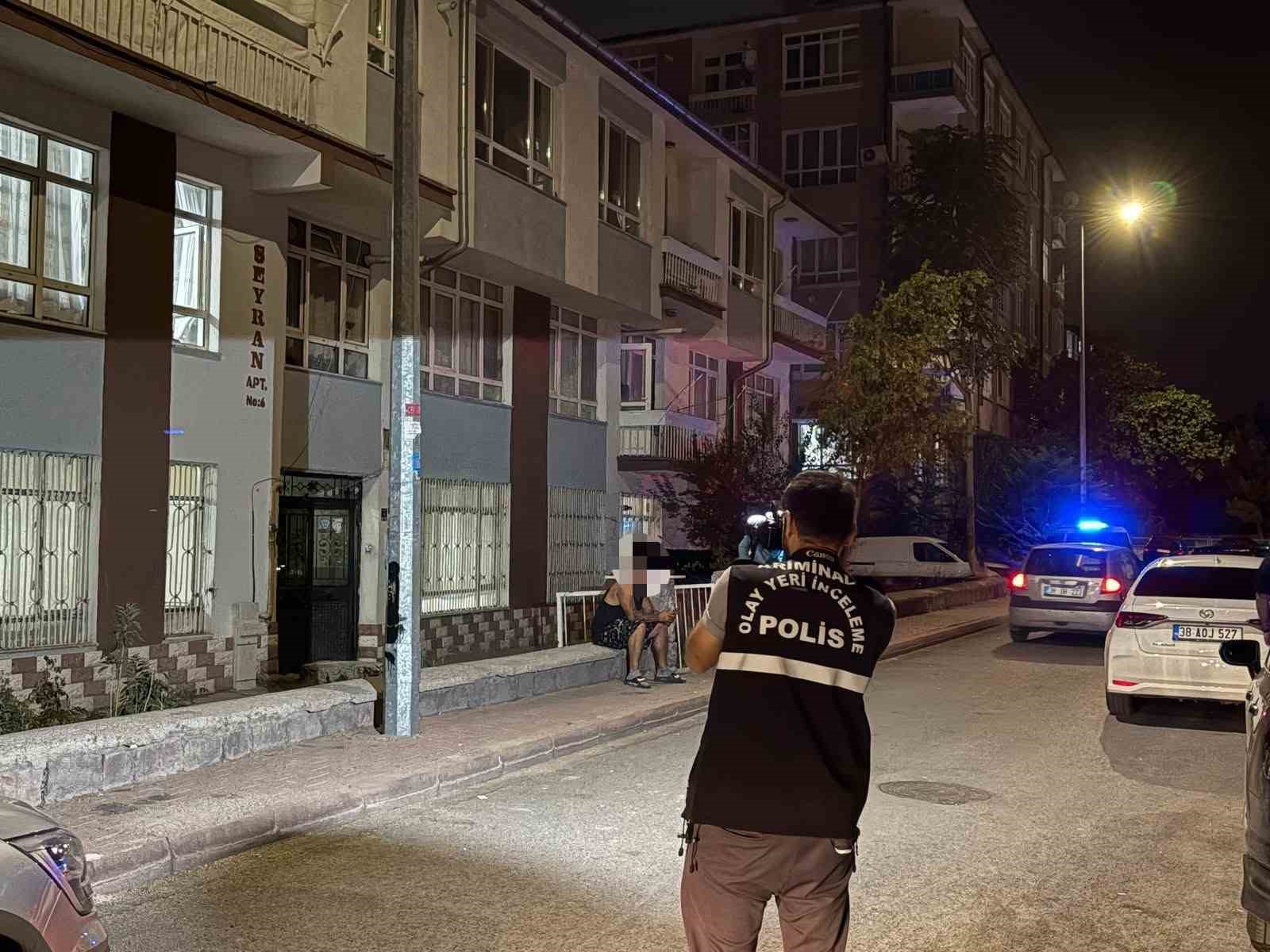 KAYSERİ’DE BIÇAKLI KAVGA: 1 AĞIR YARALI
