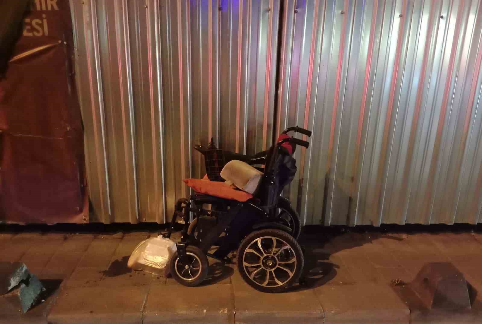 TEKERLEKLİ SANDALYESİYLE KARŞIYA GEÇERKEN OTOMOBİLİN ÇARPTIĞI ENGELLİ VATANDAŞ HAYATINI KAYBETTİ