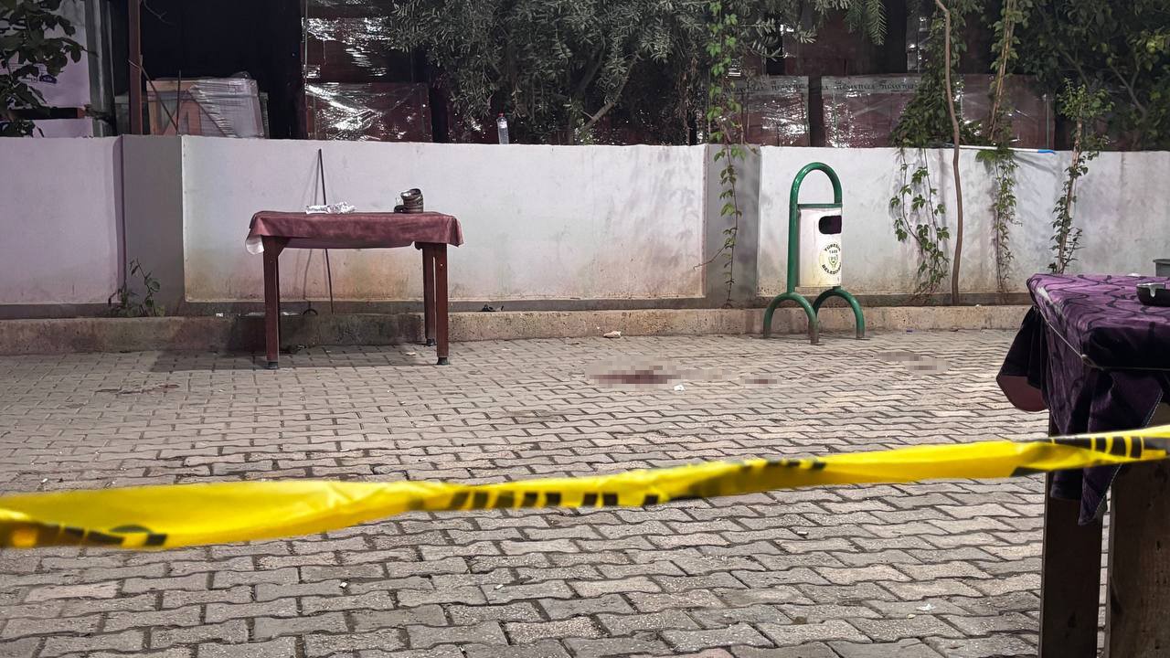 ADANA’DA KAHVEHANEDE SİLAHLI ÇATIŞMA: 1 ÖLÜ, 5 YARALI