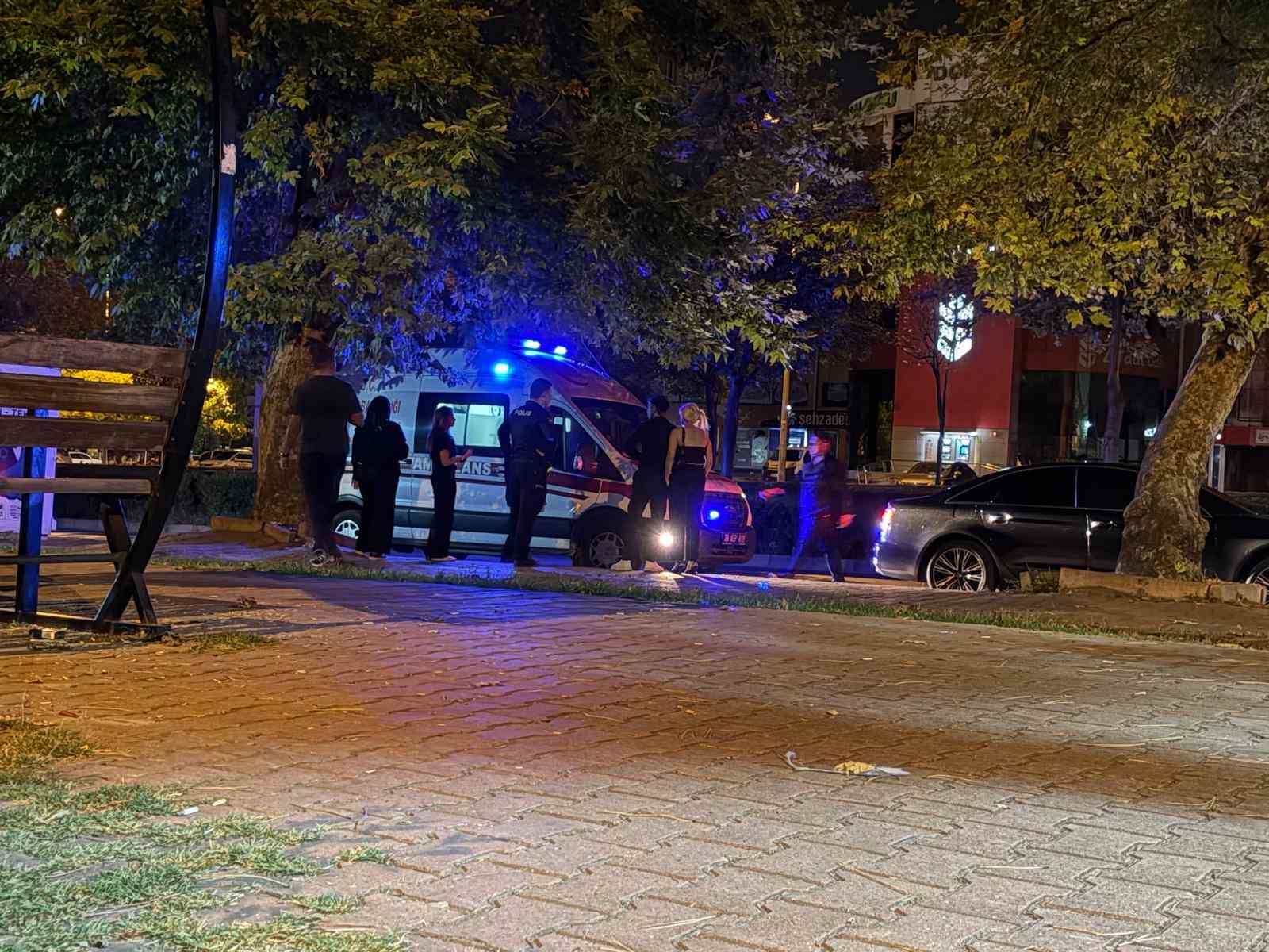 TRAFİKTE ‘YAN BAKMA’ KAVGASINDA KAN AKTI: 1 YARALI