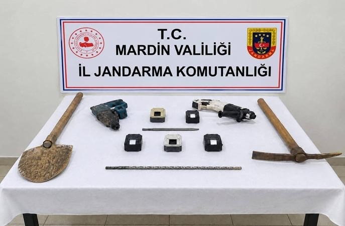 MARDİN’DE TARİHİ ESER KAÇAKÇILIĞI OPERASYONUNDA 4 ŞÜPHELİ YAKALANDI