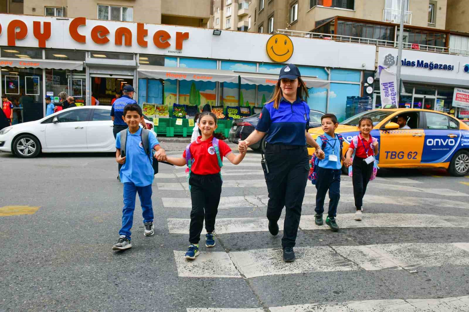 OKULLARIN AÇILMASIYLA ESENYURT’TA DENETİM SEFERBERLİĞİ BAŞLADI