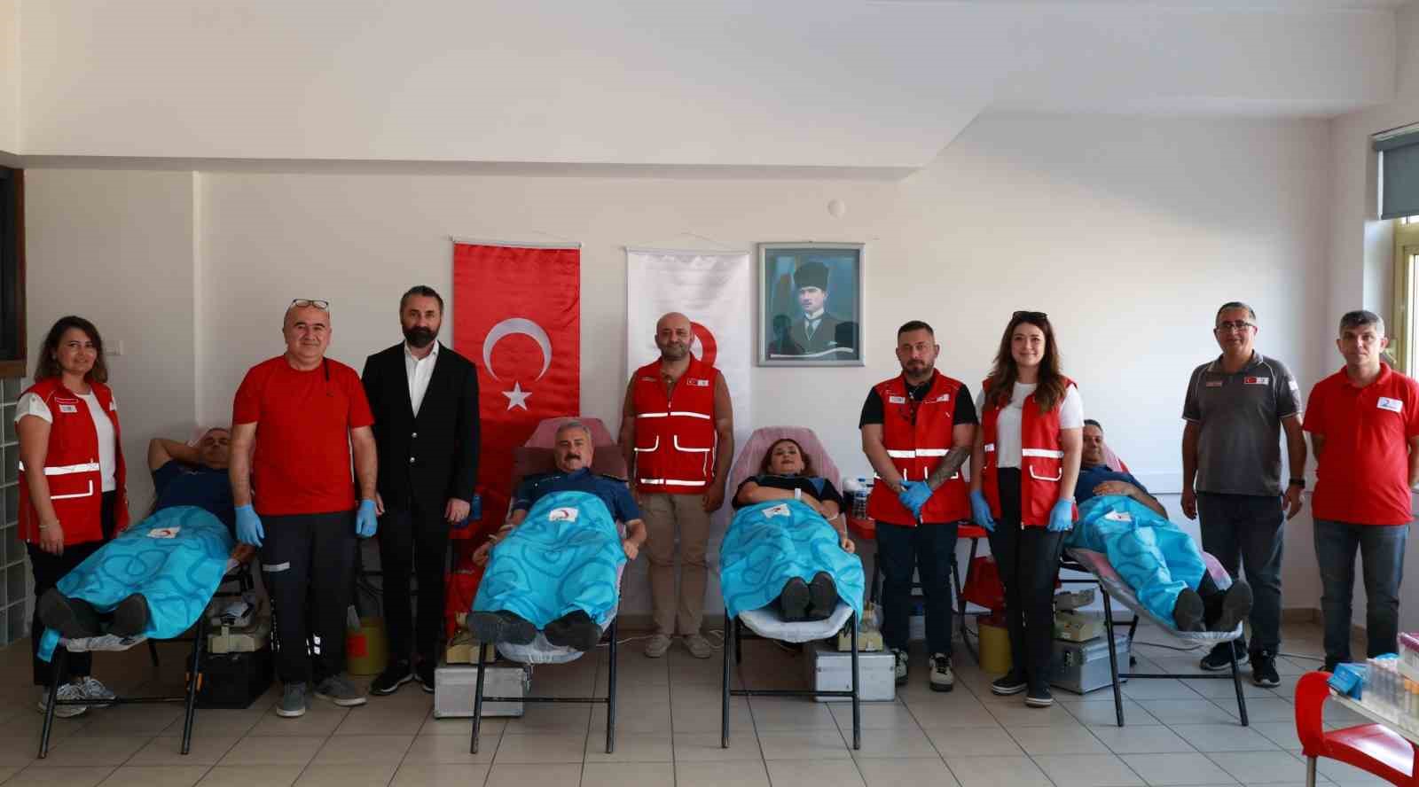 MERSİN’DE EMNİYET TEŞKİLATINDAN KAN BAĞIŞINA DESTEK