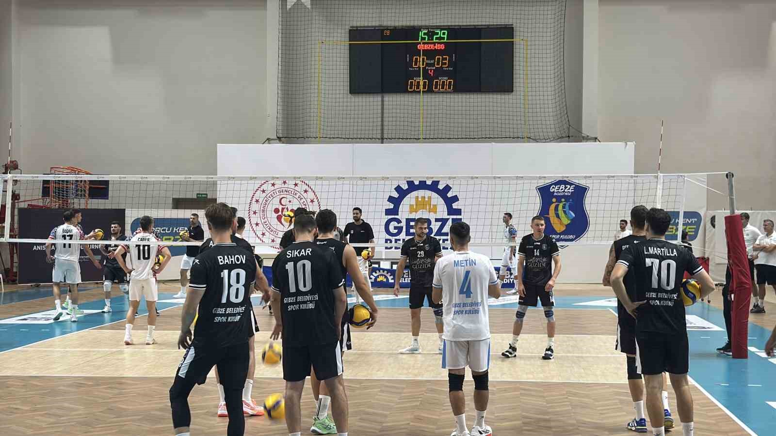 DURSUN ALİ ARSLAN ANISINA DÜZENLENEN TURNUVADA İLK GÜN HEYECANI