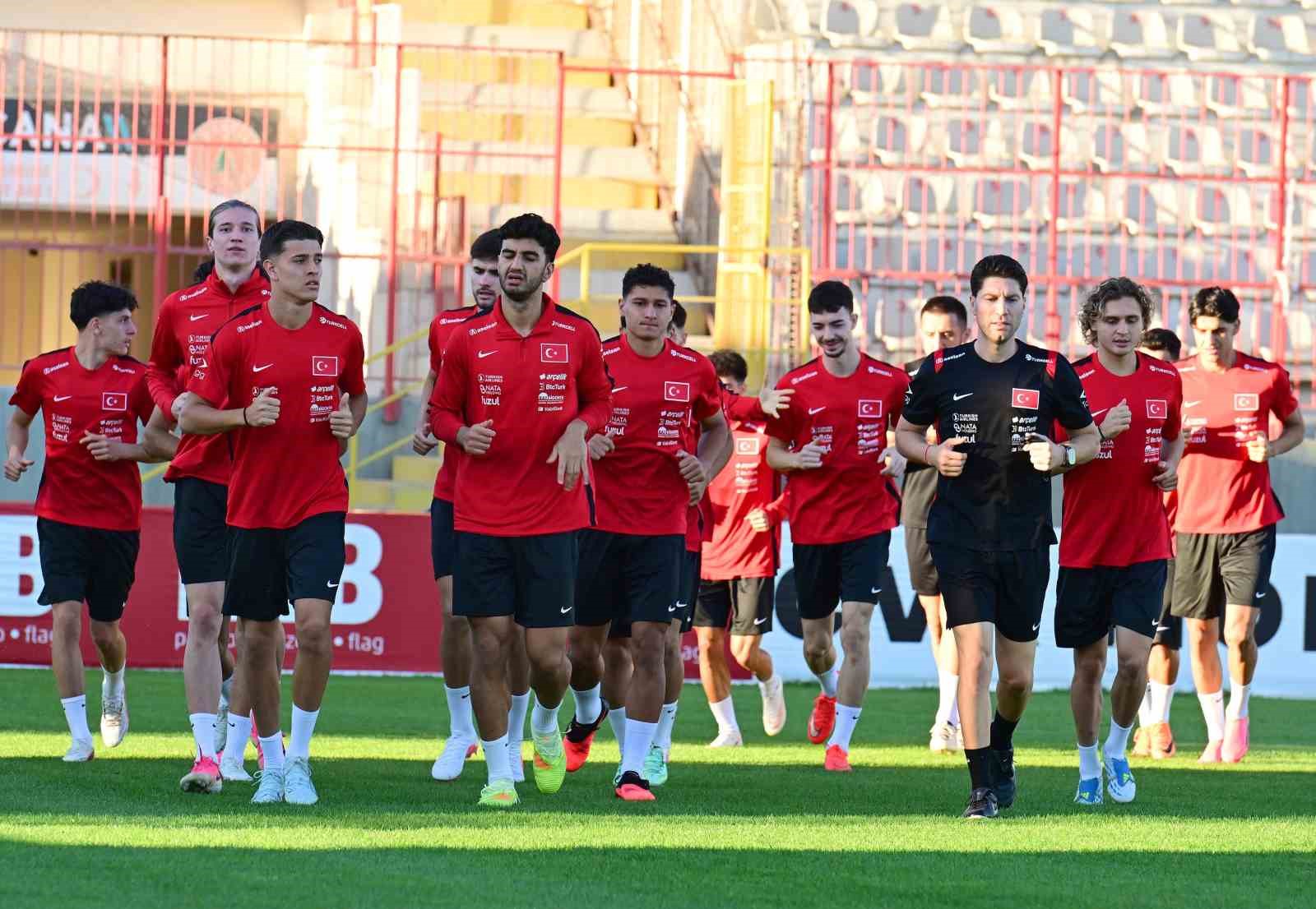 ÜMİT MİLLİ TAKIMI, UKRAYNA MAÇI HAZIRLIKLARINA BAŞLADI