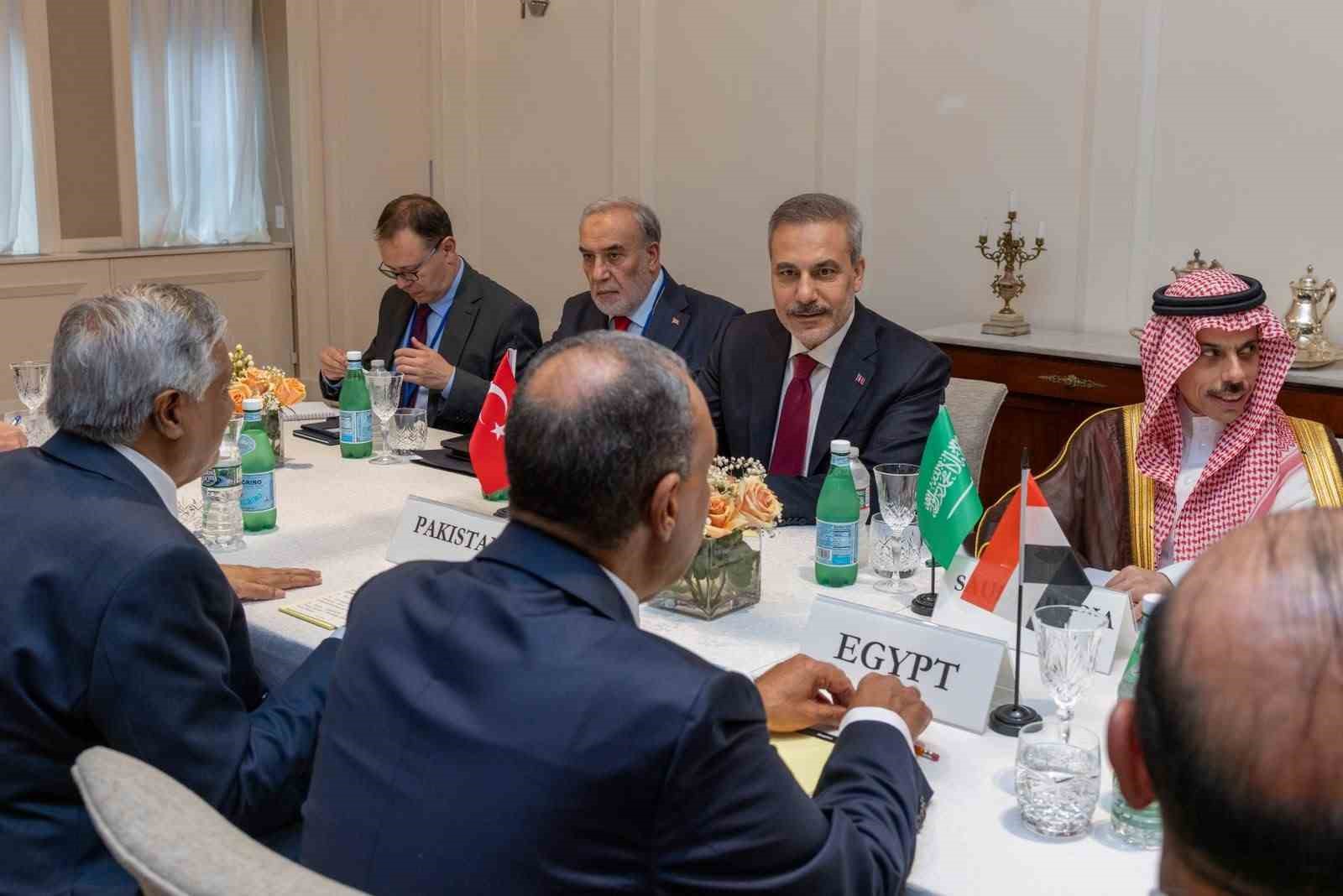 DIŞİŞLERİ BAKANI FİDAN, TÜRKİYE-MISIR-PAKİSTAN-SUUDİ ARABİSTAN DIŞİŞLERİ BAKANLARI TOPLANTISI’NA KATILDI