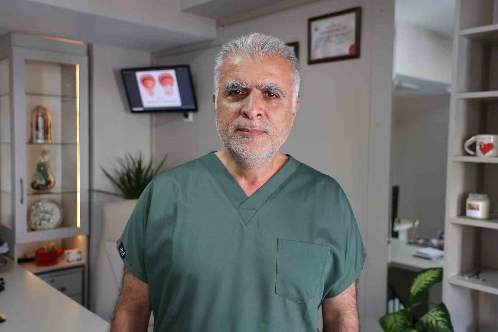 ÜROLOJİ UZMANI OP. DR. YÜZGEÇ: "ERKEKLERİN 50 YAŞINDAN SONRA YILDA BİR DEFA PROSTAT MUAYENESİNİ YAPTIRMALARI GEREKİYOR"