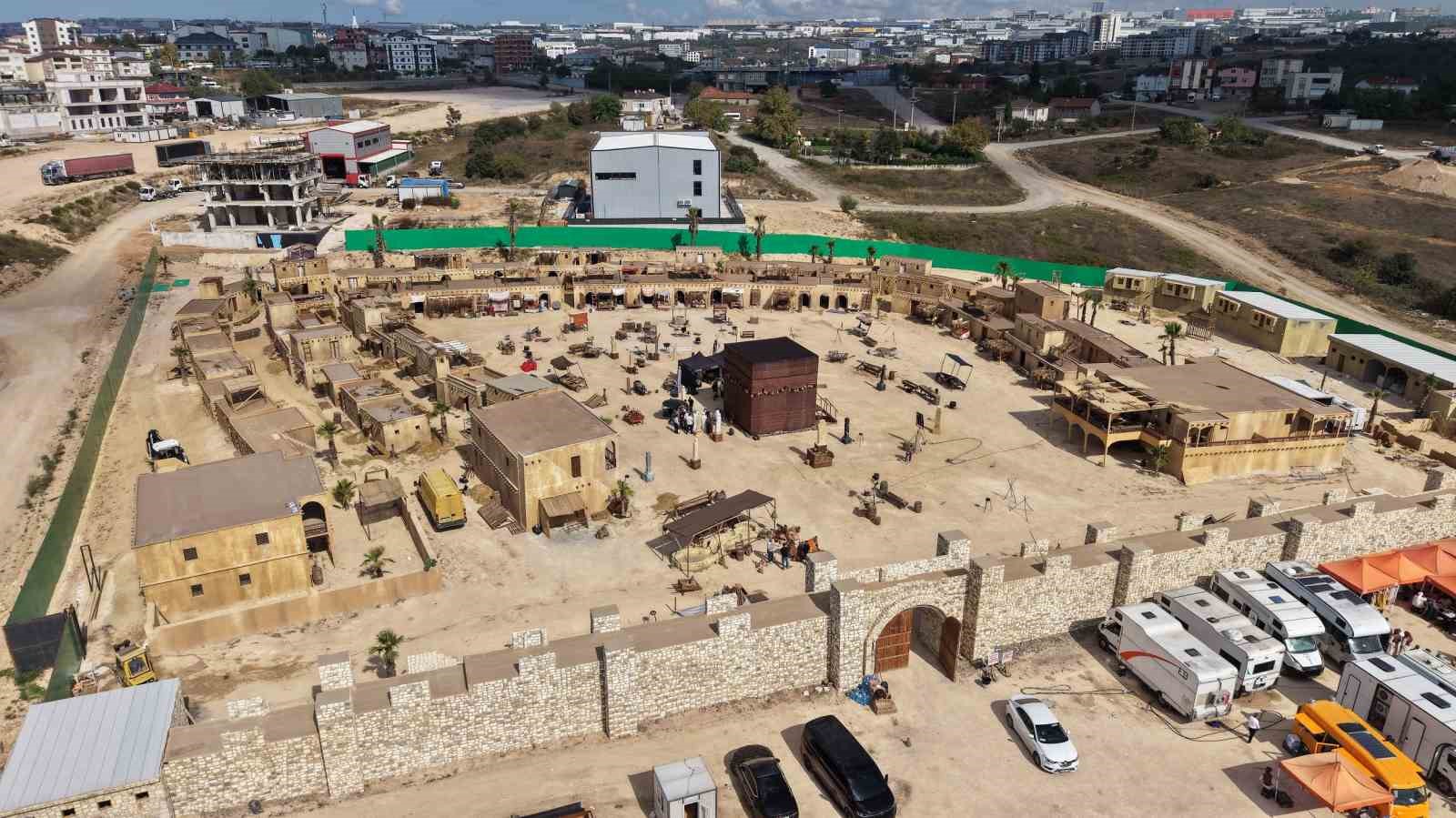 "SANCI; İSLAMİYET’İN DOĞUŞU" FİLMİNİN ÇEKİMLERİ ÇAYIROVA FİLM PLATOSU’NDA SÜRÜYOR