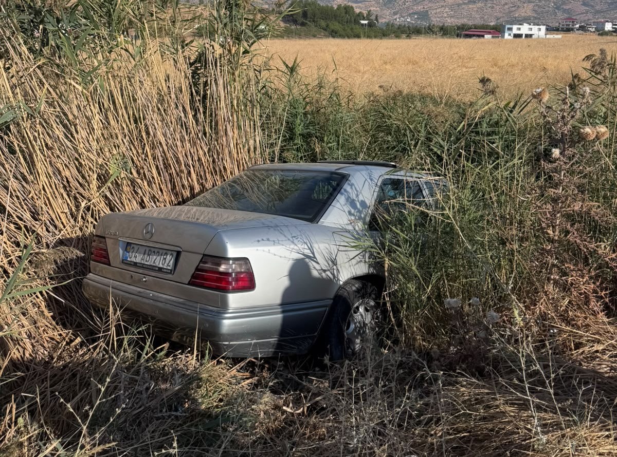 İKİ OTOMOBİL ÇARPIŞTI: 2 YARALI