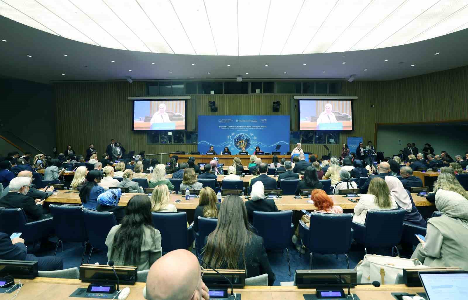 EMİNE ERDOĞAN, BM’DE ÇOCUKLAR İÇİN GÜVENLİ DİJİTAL SİSTEMLERİN İNŞASINA İLİŞKİN PROGRAMDA KONUŞTU