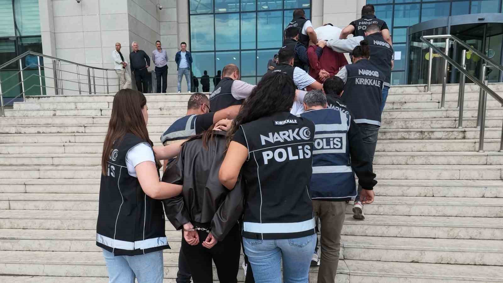 12 MİLYON LİRALIK UYUŞTURUCU OPERASYONUNDA 6 ŞÜPHELİ TUTUKLANDI