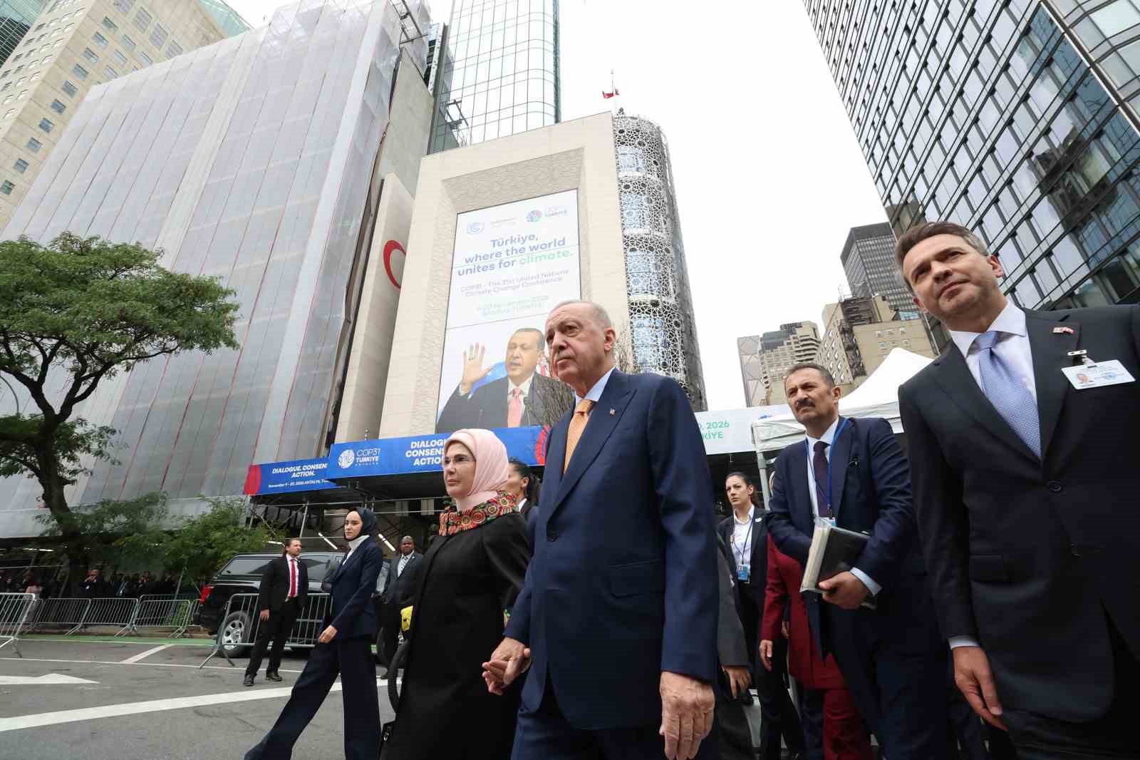 CUMHURBAŞKANI ERDOĞAN: "KÖRFEZ’DEKİ BU SIKINTILARI AŞABİLMEK İÇİN BİR ARAYA GELDİK"