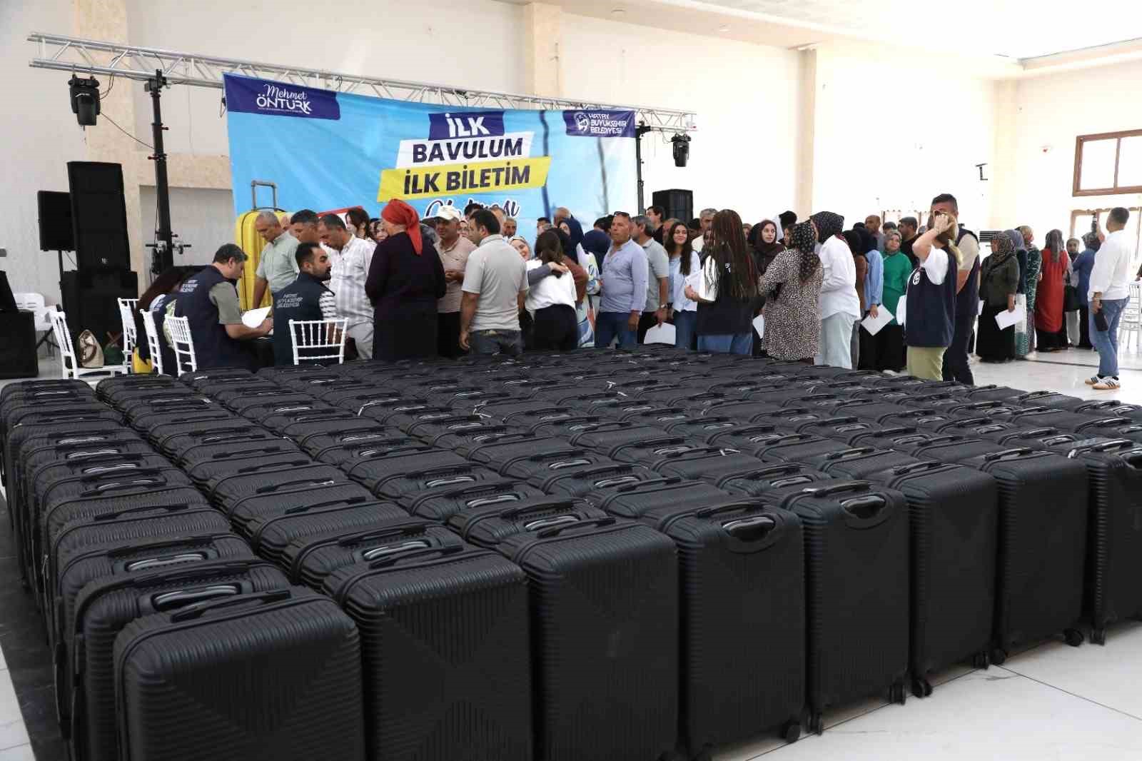 HBB’DEN ÜNİVERSİTE ÖĞRENCİLERİNE BAVUL VE ULAŞIM DESTEĞİ